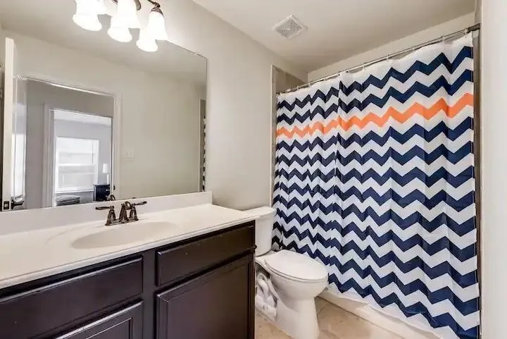 808 Oak Valley Denton, TX 76209