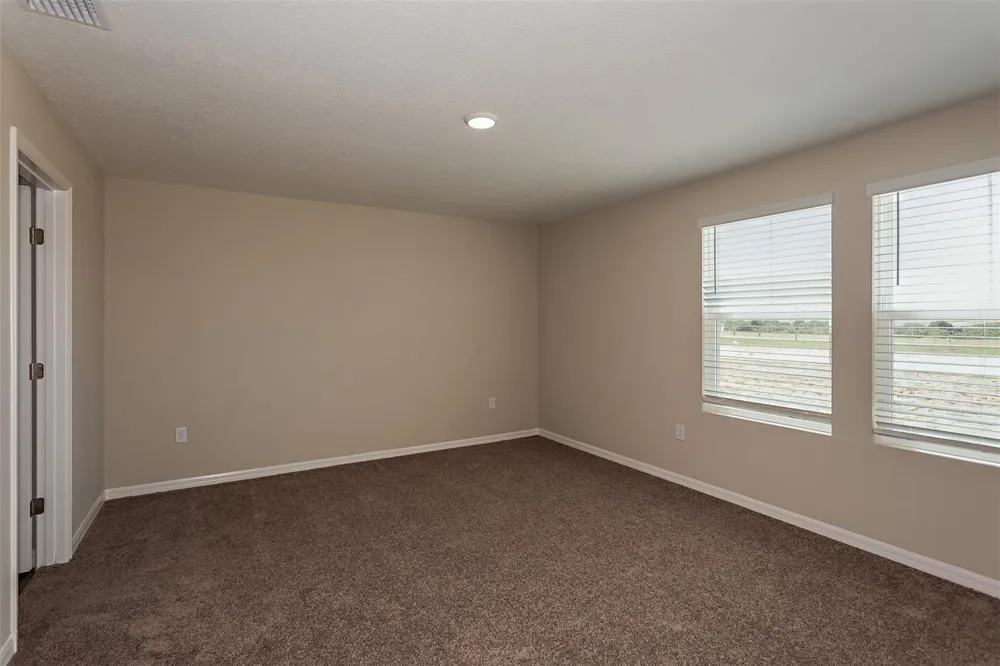2154 LAWSON WAY Zephyrhills, FL 33541