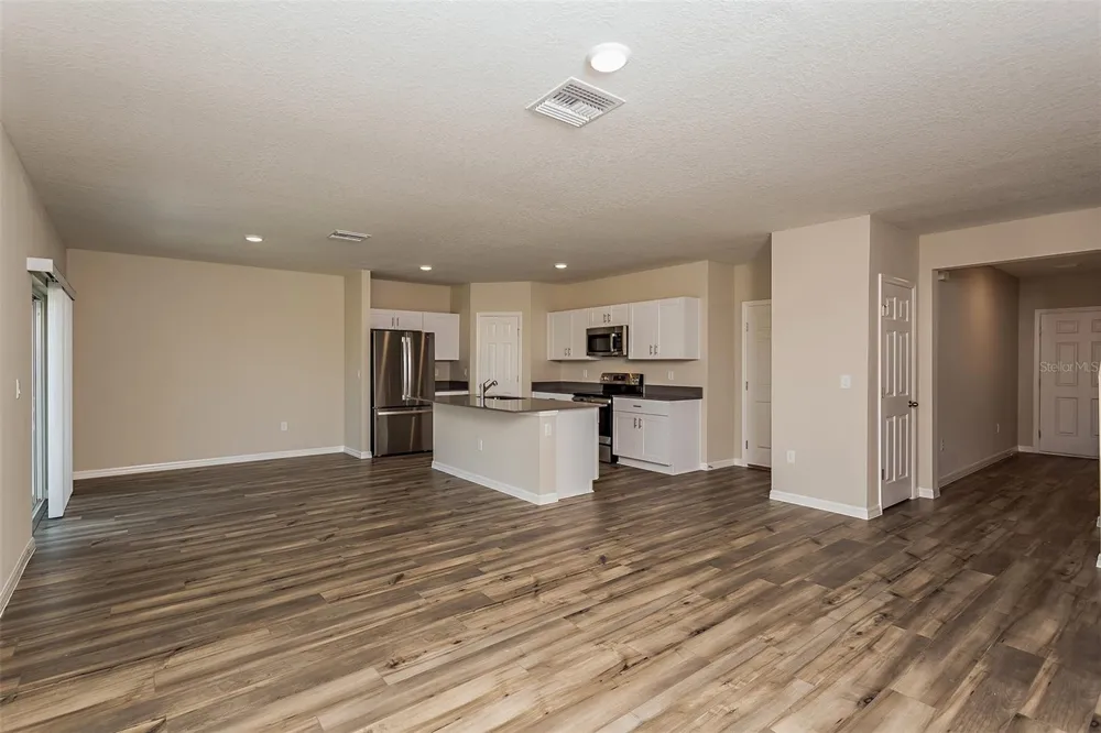 2154 LAWSON WAY Zephyrhills, FL 33541