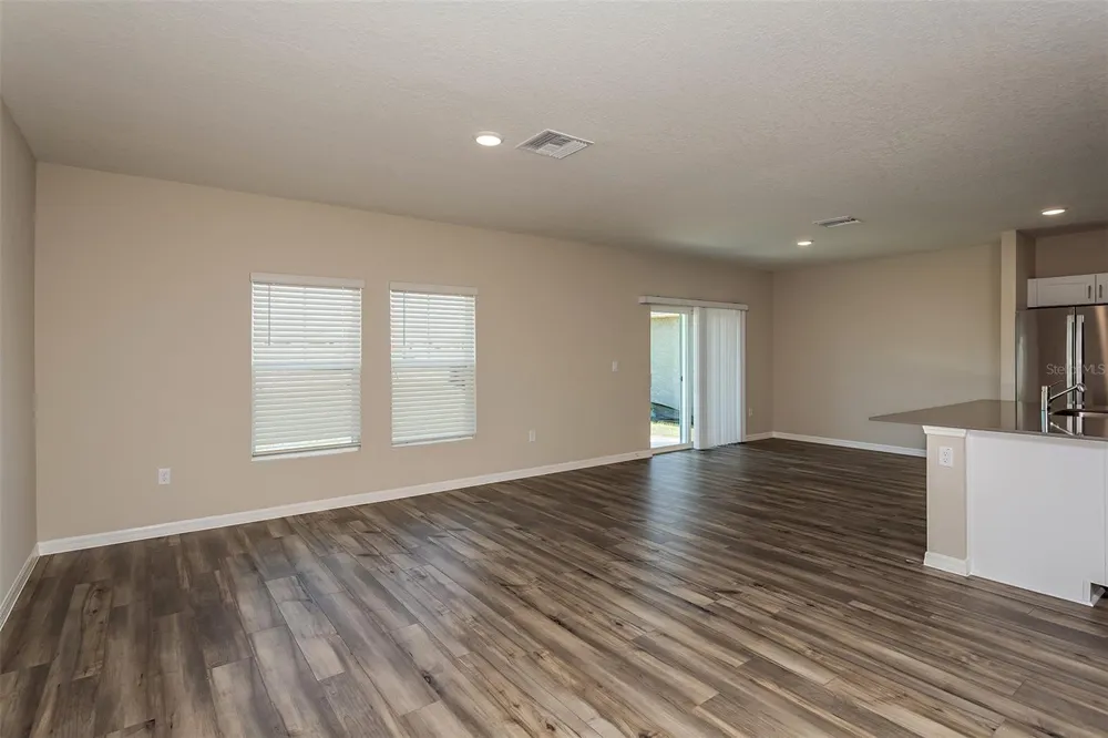 2154 LAWSON WAY Zephyrhills, FL 33541