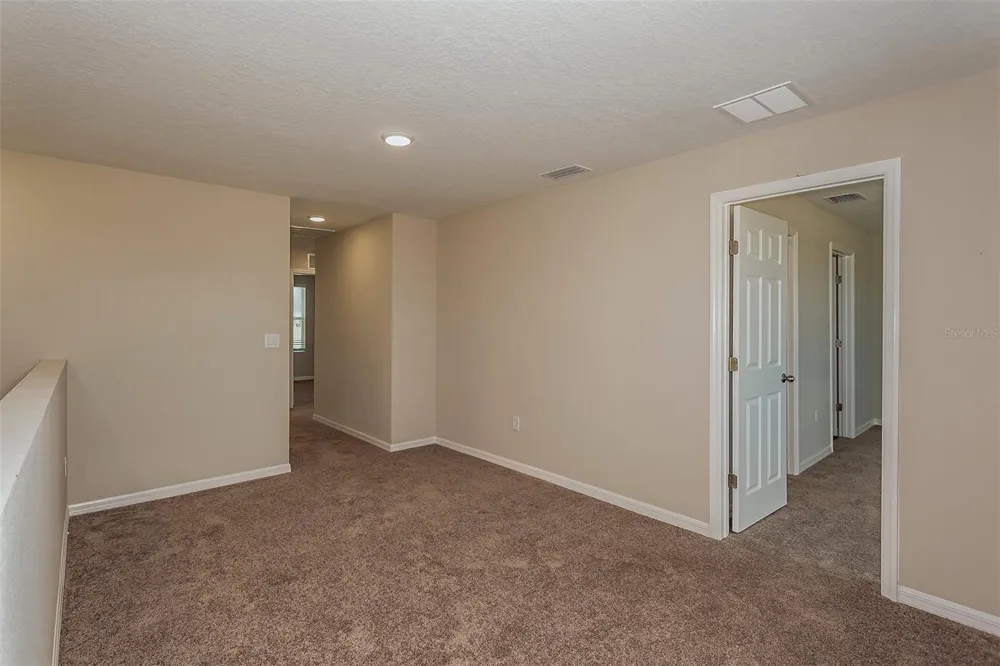 2154 LAWSON WAY Zephyrhills, FL 33541