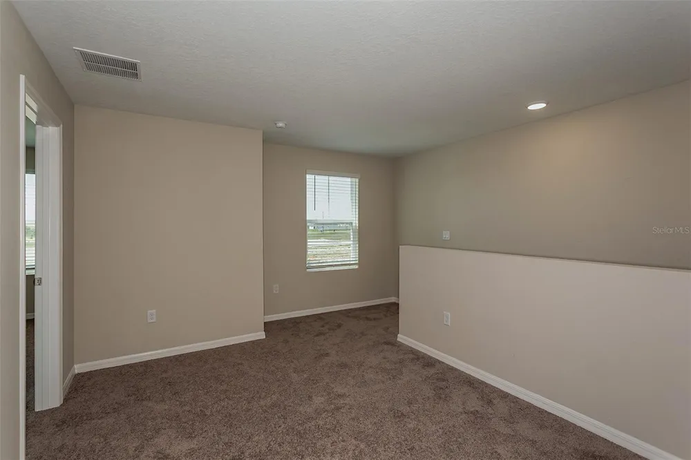 2154 LAWSON WAY Zephyrhills, FL 33541