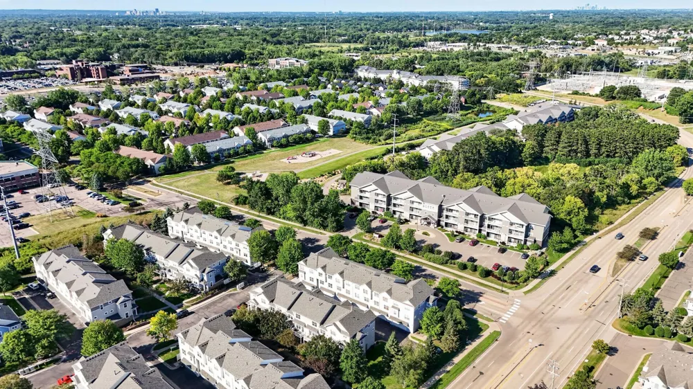 1667 Village Trail E #5 Maplewood, MN 55109