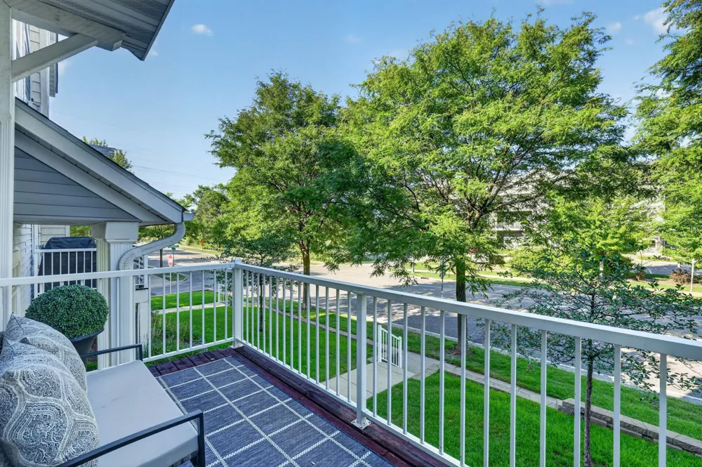 1667 Village Trail E #5 Maplewood, MN 55109