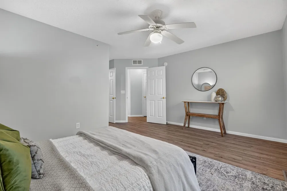 1667 Village Trail E #5 Maplewood, MN 55109
