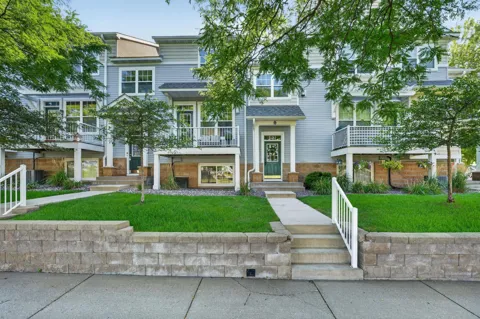 1667 Village Trail E #5