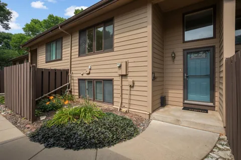 219 W Eagle Lake Drive
