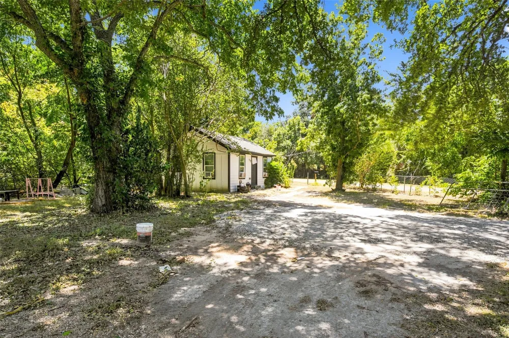 2000 Parrish Street Bellmead, TX 76705