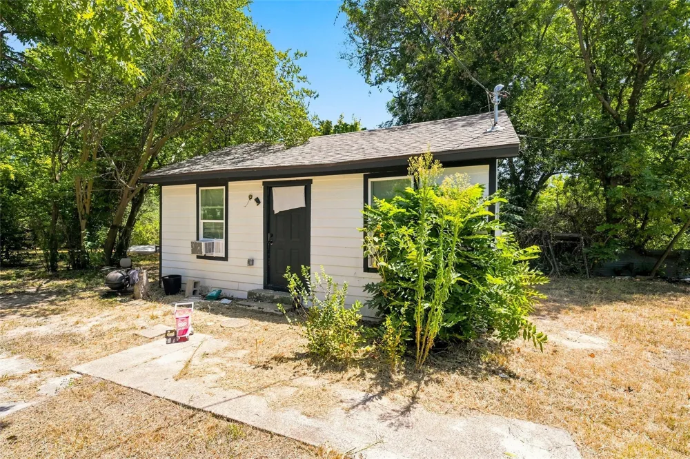 2000 Parrish Street Bellmead, TX 76705