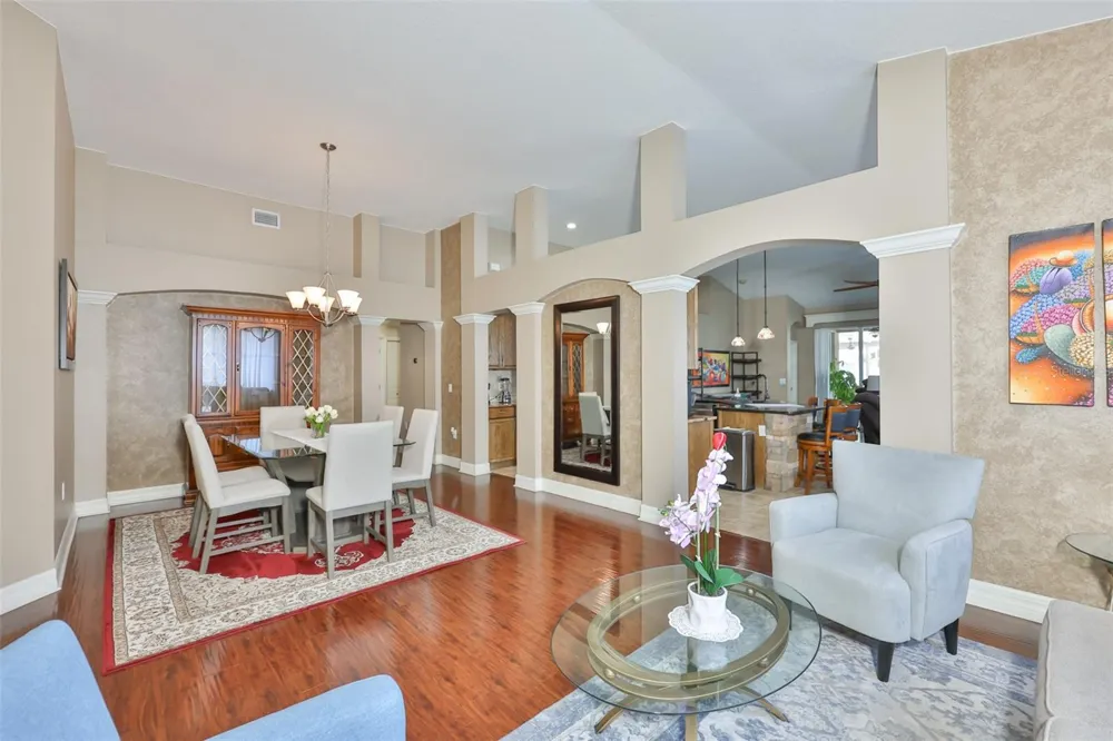 7318 GUILFORD PINE LANE Apollo Beach, FL 33572