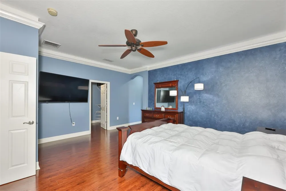 7318 GUILFORD PINE LANE Apollo Beach, FL 33572