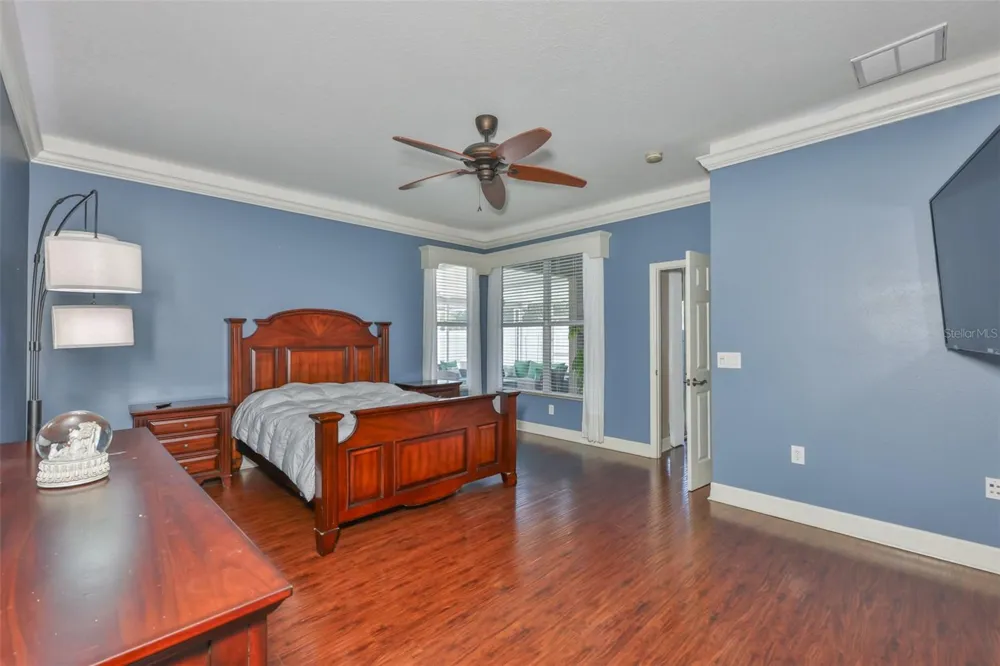 7318 GUILFORD PINE LANE Apollo Beach, FL 33572