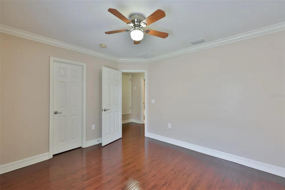 7318 GUILFORD PINE LANE Apollo Beach, FL 33572