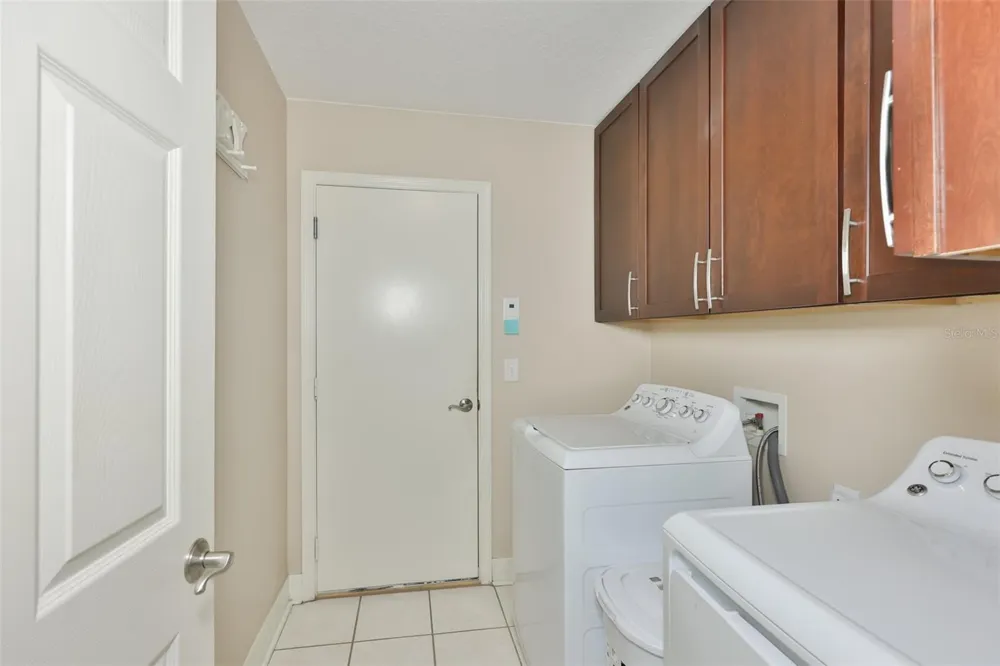 7318 GUILFORD PINE LANE Apollo Beach, FL 33572