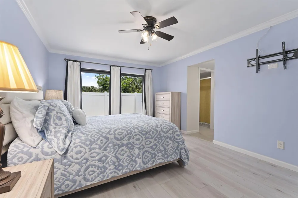3209 S Lakeview Circle #8-101 Hutchinson Island, FL 34949