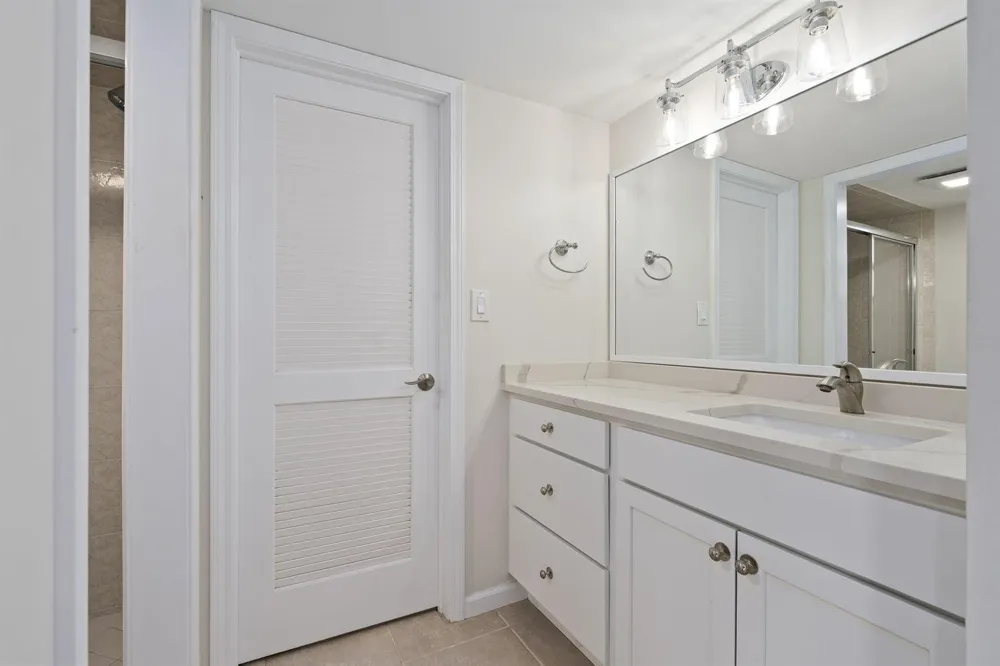 3209 S Lakeview Circle #8-101 Hutchinson Island, FL 34949