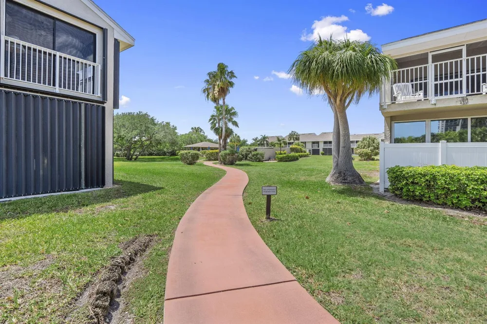 3209 S Lakeview Circle #8-101 Hutchinson Island, FL 34949