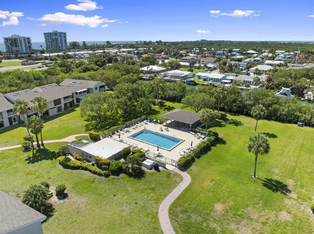 3209 S Lakeview Circle #8-101 Hutchinson Island, FL 34949