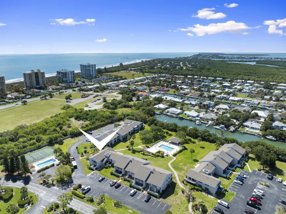 3209 S Lakeview Circle #8-101 Hutchinson Island, FL 34949
