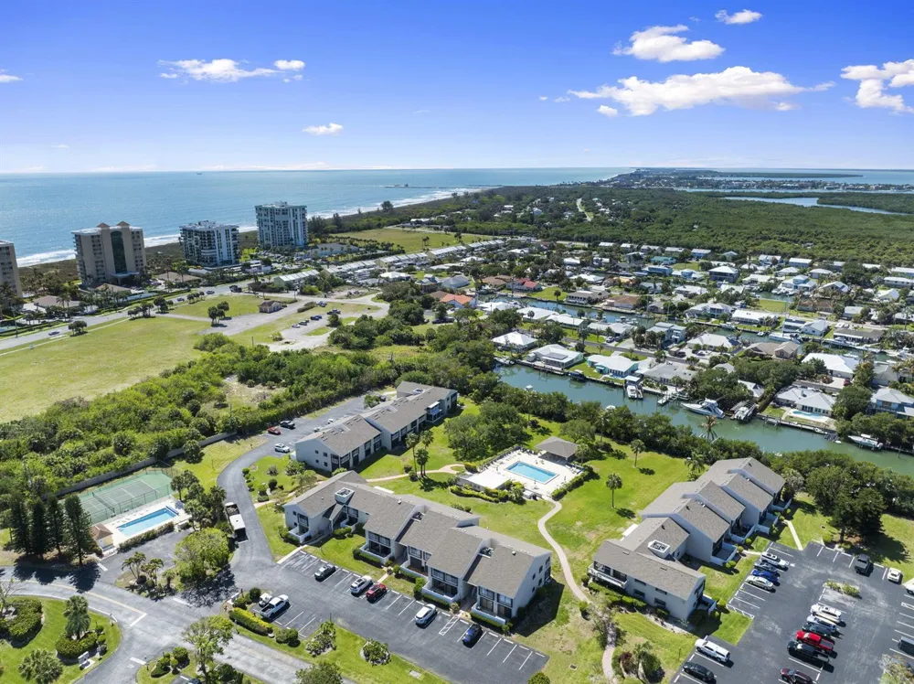 3209 S Lakeview Circle #8-101 Hutchinson Island, FL 34949