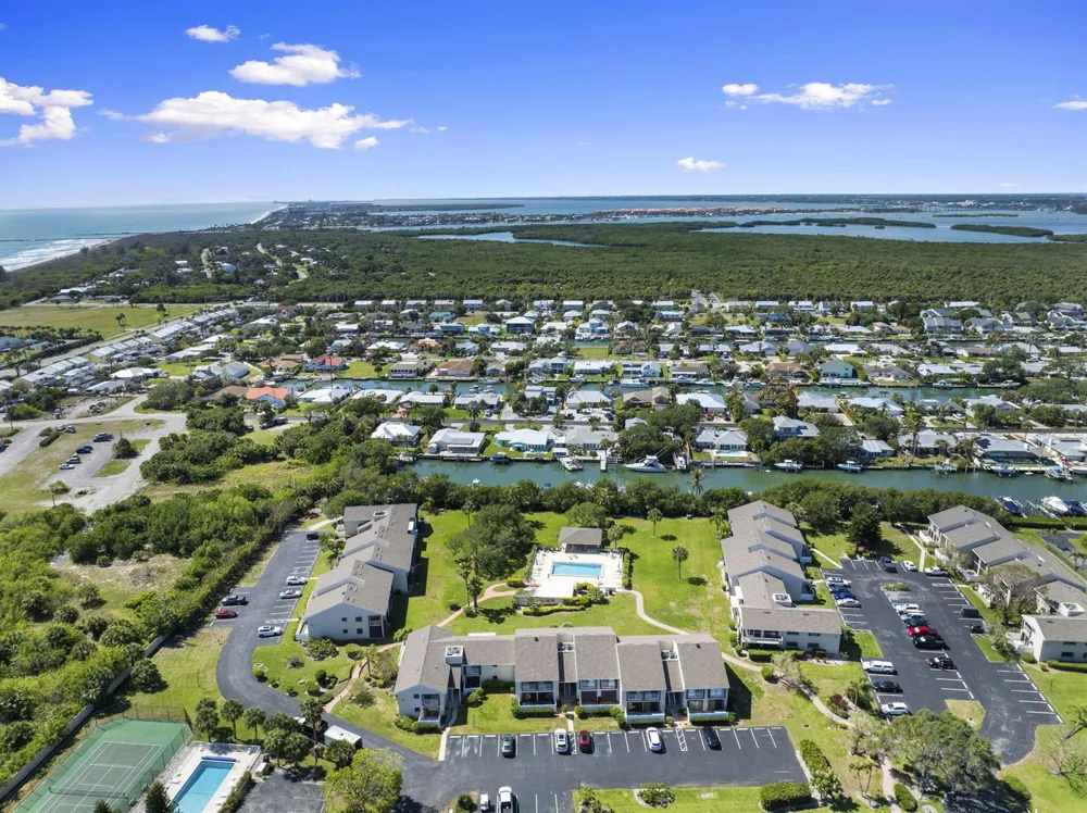 3209 S Lakeview Circle #8-101 Hutchinson Island, FL 34949