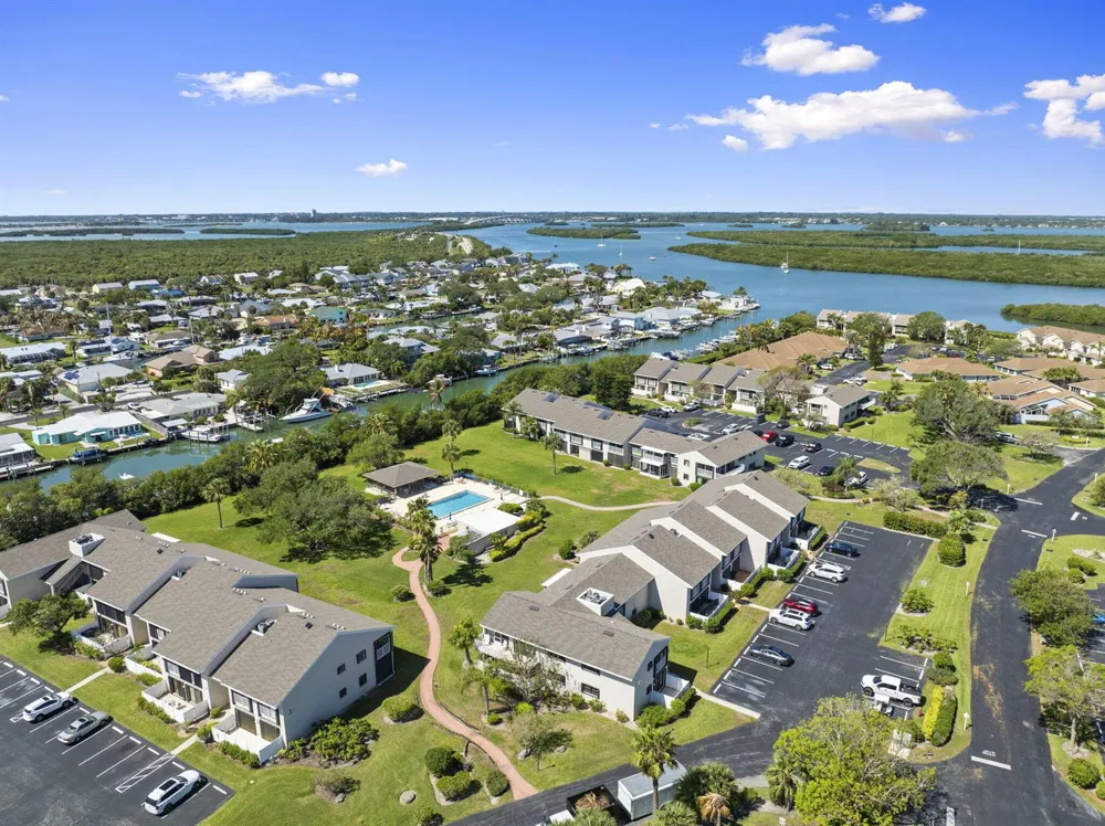 3209 S Lakeview Circle #8-101 Hutchinson Island, FL 34949
