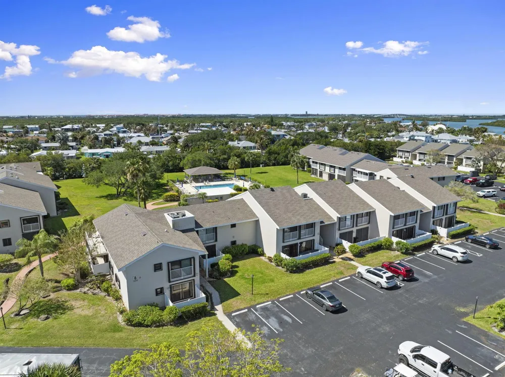 3209 S Lakeview Circle #8-101 Hutchinson Island, FL 34949