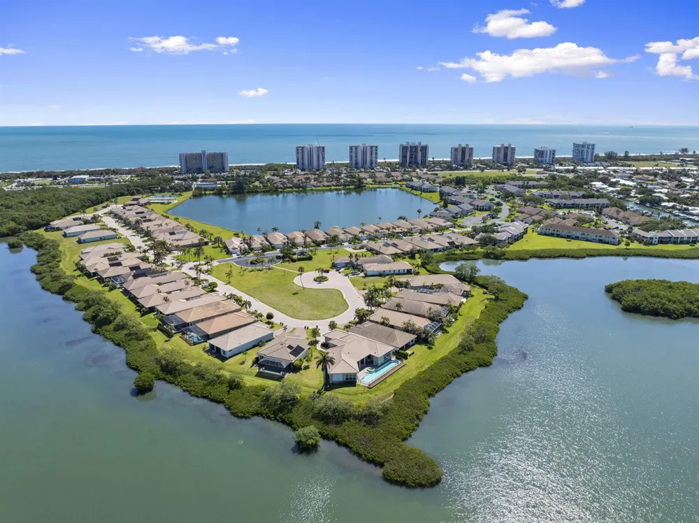 3209 S Lakeview Circle #8-101 Hutchinson Island, FL 34949