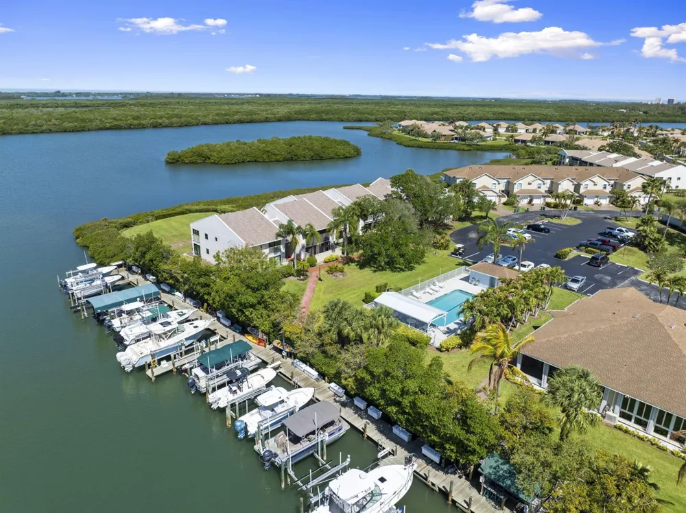 3209 S Lakeview Circle #8-101 Hutchinson Island, FL 34949
