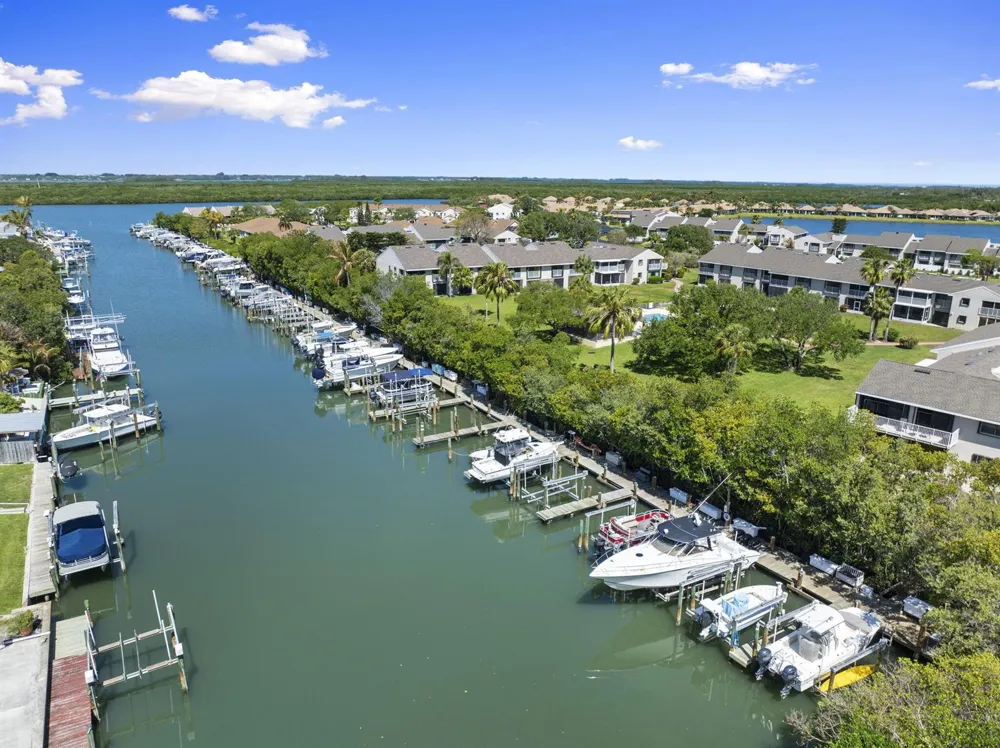 3209 S Lakeview Circle #8-101 Hutchinson Island, FL 34949