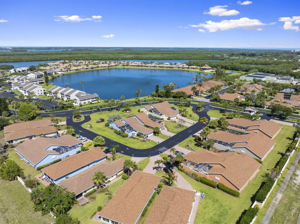 3209 S Lakeview Circle #8-101 Hutchinson Island, FL 34949