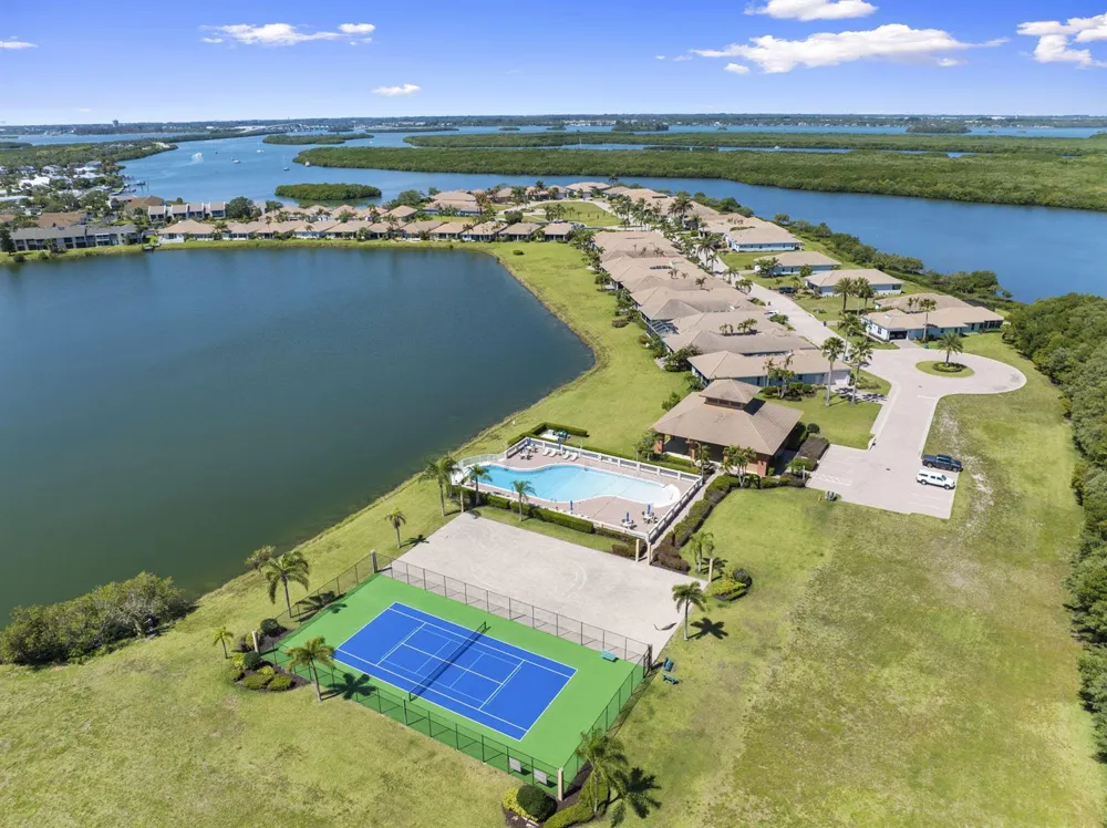 3209 S Lakeview Circle #8-101 Hutchinson Island, FL 34949