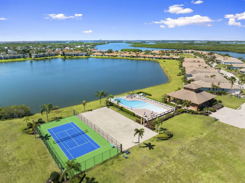 3209 S Lakeview Circle #8-101 Hutchinson Island, FL 34949