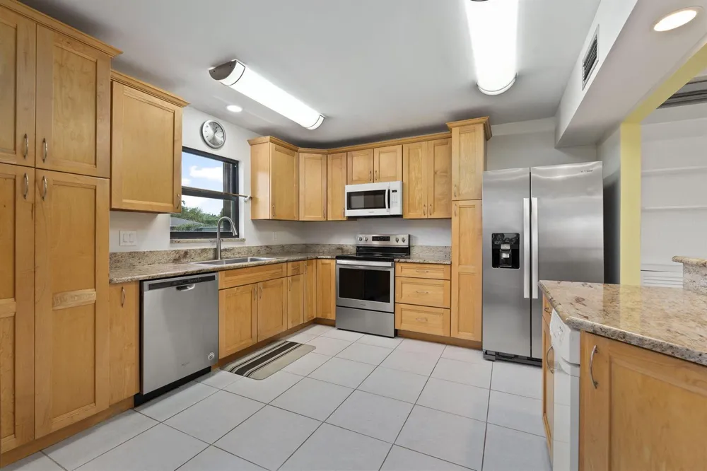 3209 S Lakeview Circle #8-101 Hutchinson Island, FL 34949