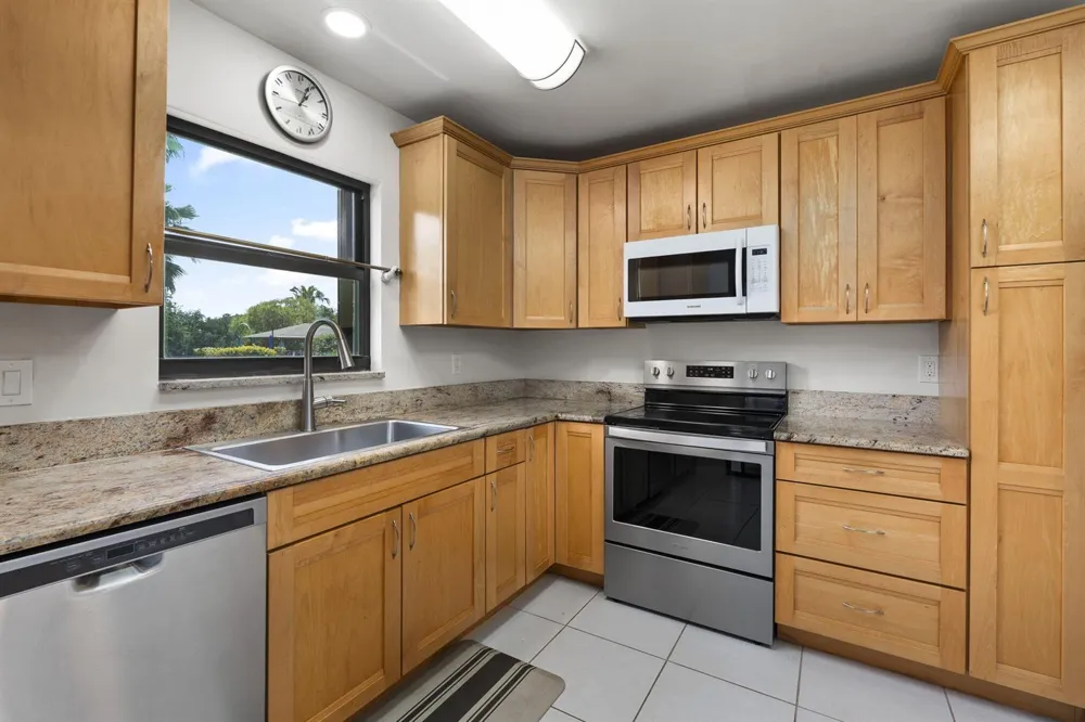 3209 S Lakeview Circle #8-101 Hutchinson Island, FL 34949