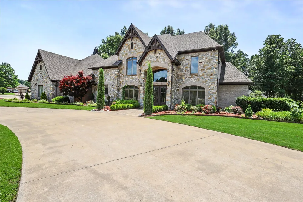 870 Cherry Springs Drive Tahlequah, OK 74464