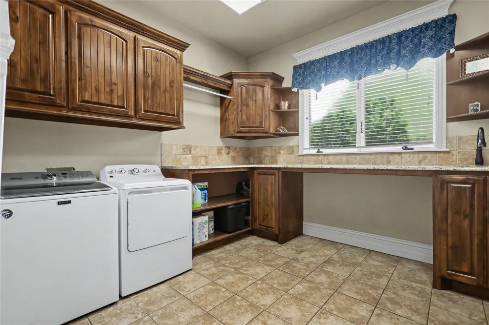 870 Cherry Springs Drive Tahlequah, OK 74464
