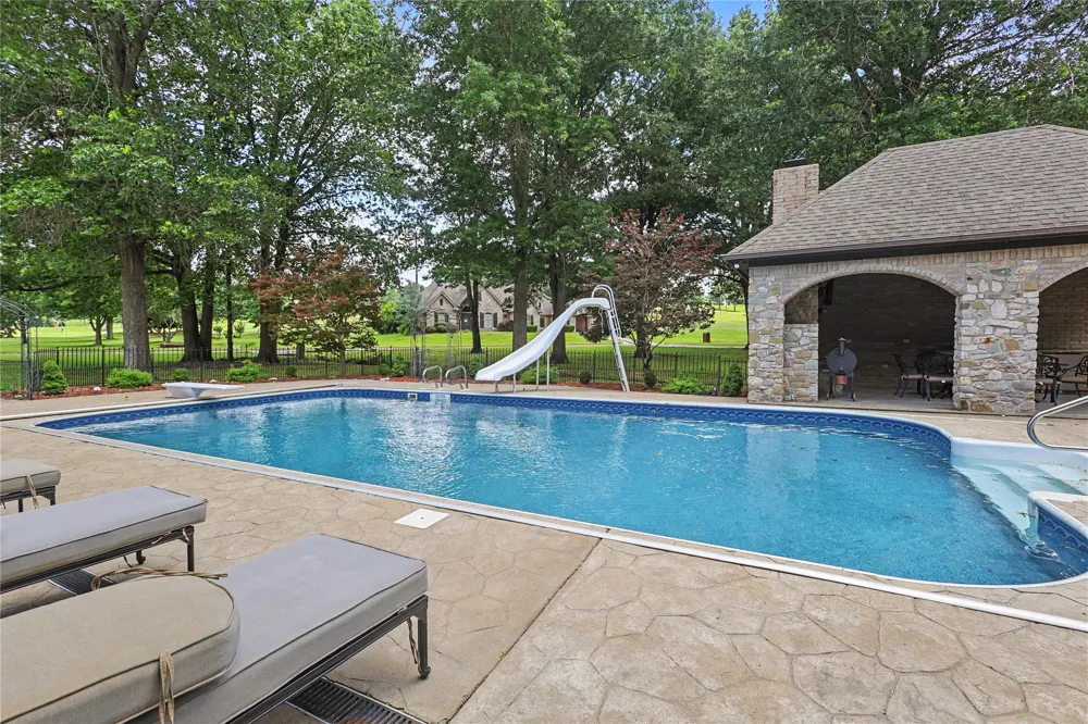870 Cherry Springs Drive Tahlequah, OK 74464