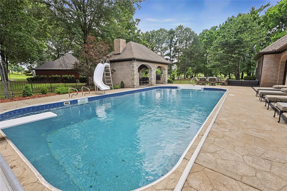 870 Cherry Springs Drive Tahlequah, OK 74464