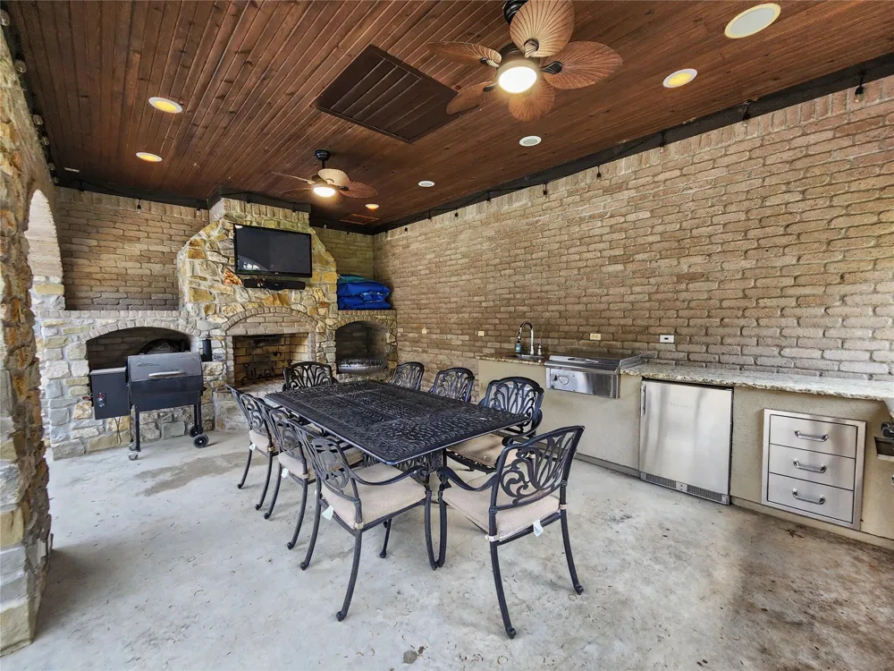 870 Cherry Springs Drive Tahlequah, OK 74464