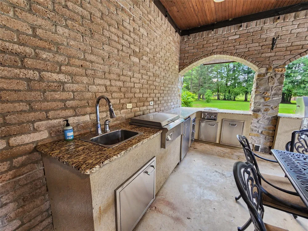 870 Cherry Springs Drive Tahlequah, OK 74464