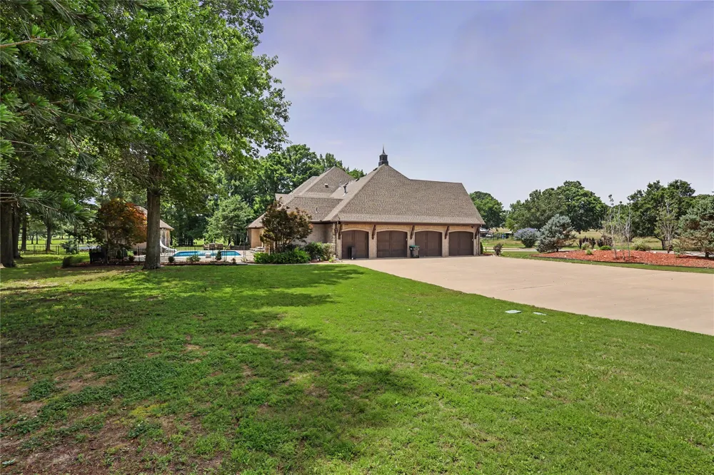 870 Cherry Springs Drive Tahlequah, OK 74464