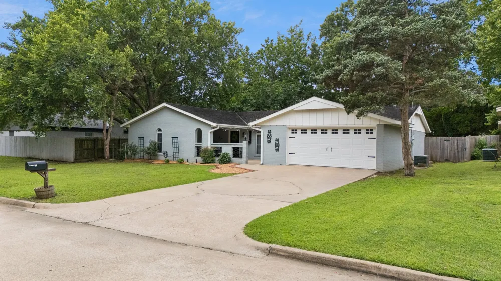 1255 May Lane Bartlesville, OK 74006