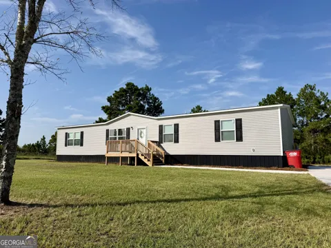 26 Laryn LN