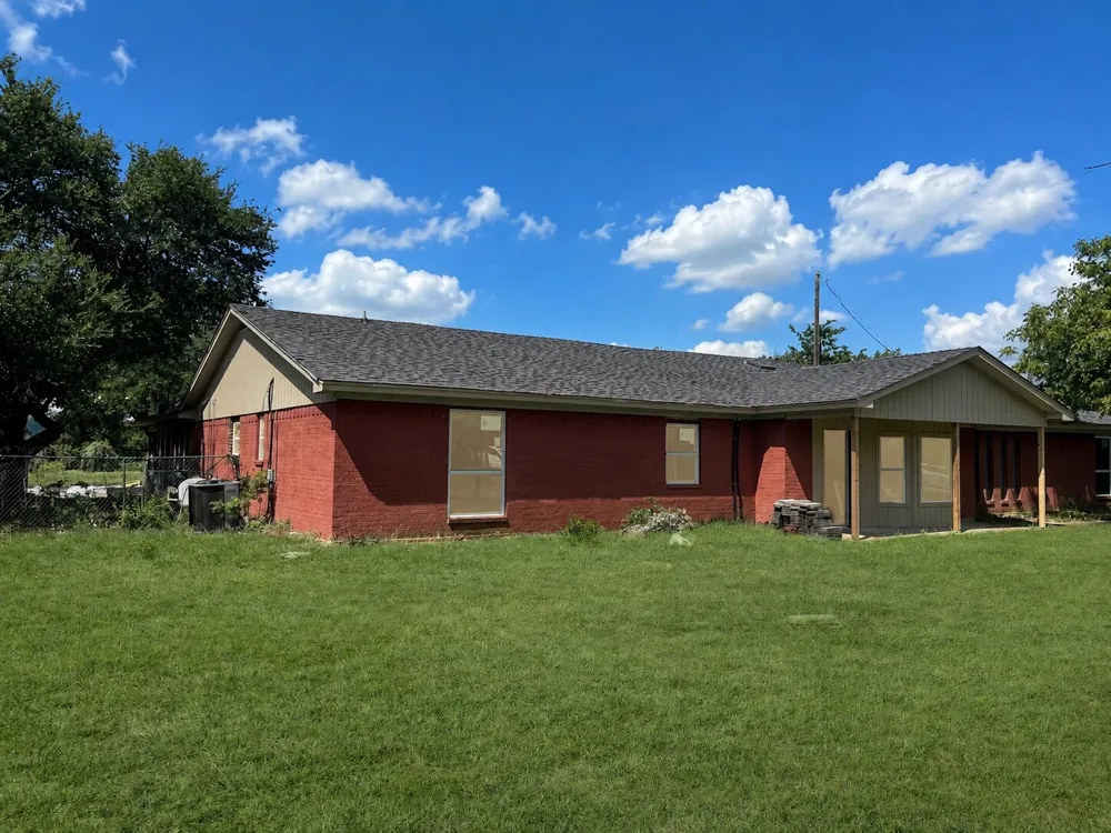 825 Alan Drive Burleson, TX 76028