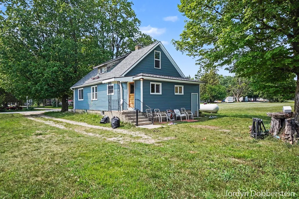 4748 Grove Street Coral, MI 49322