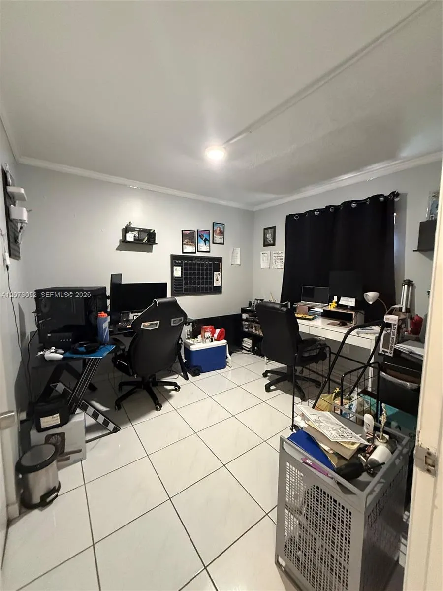 9716 Hammocks Blvd #101 Miami, FL 33196