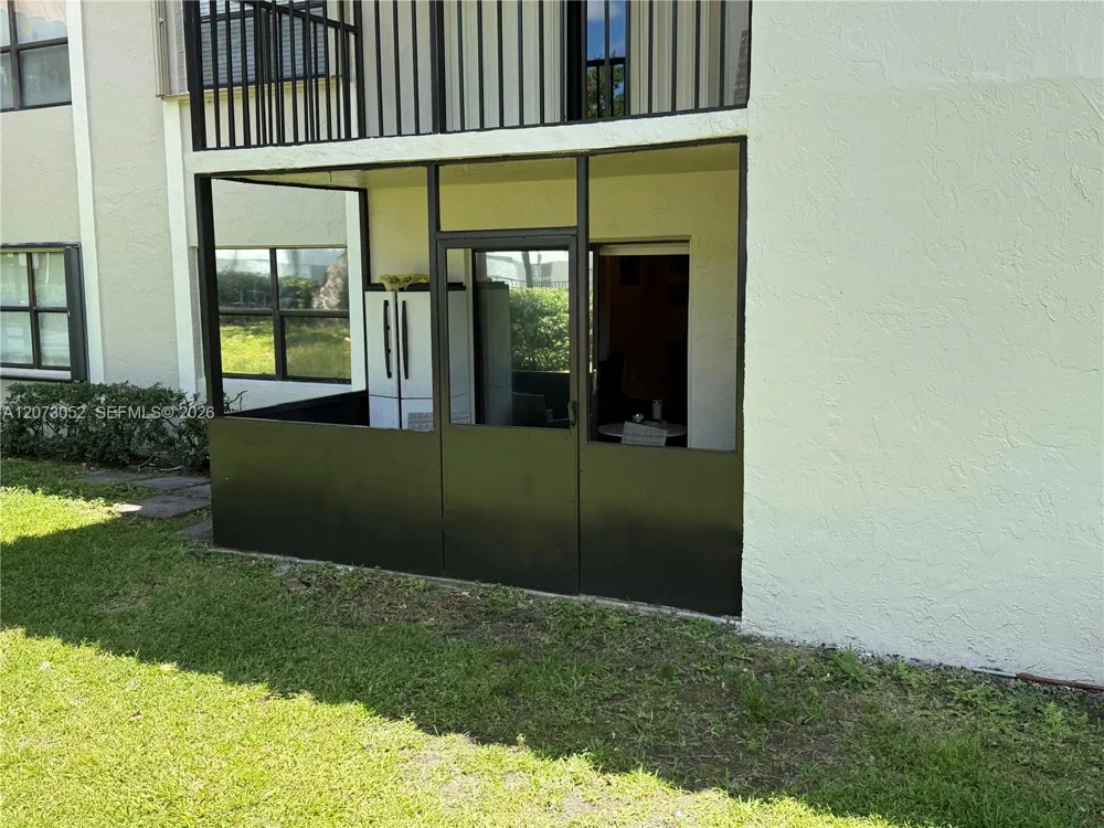 9716 Hammocks Blvd #101 Miami, FL 33196