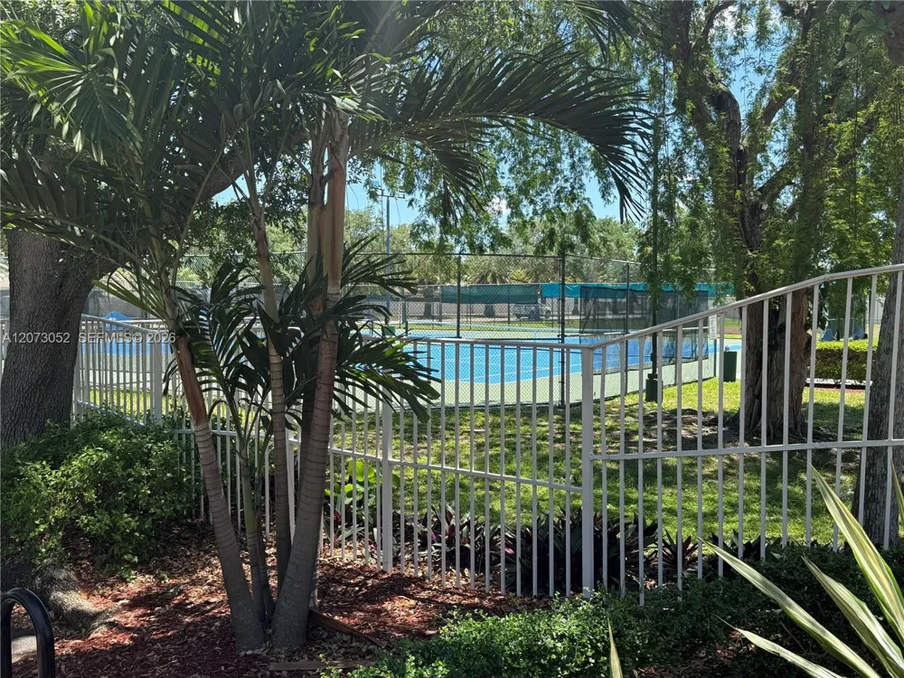 9716 Hammocks Blvd #101 Miami, FL 33196
