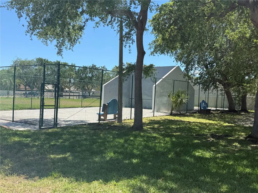9716 Hammocks Blvd #101 Miami, FL 33196